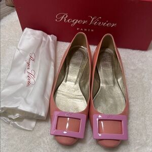 Roger Vivier pink Flats